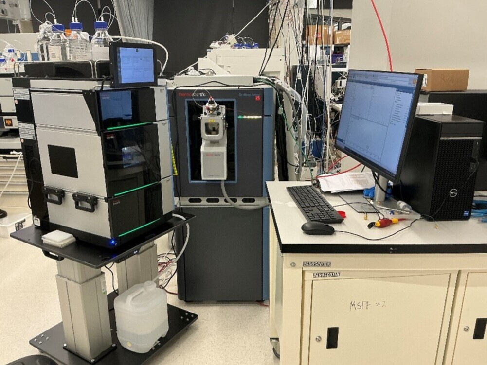 Thermo OrbiTrap ASTRAL 1 instrument in lab.
